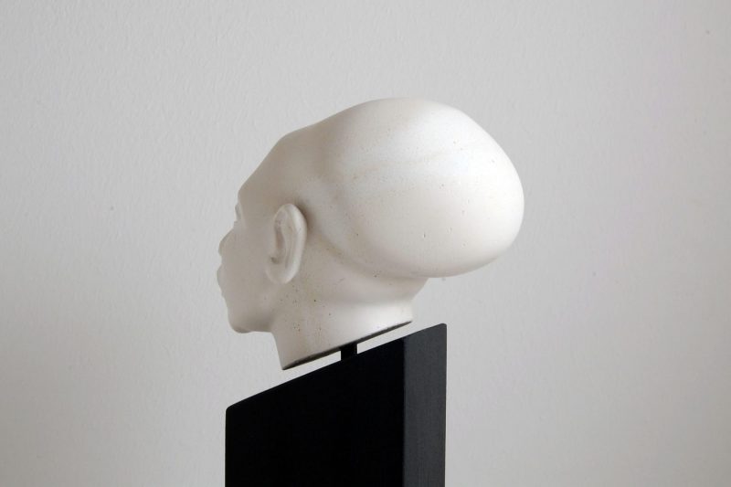 Amarna-Prinzessin, Steinguss, H 9,2cm, T 12cm, mit Sockel 24,5cm, Preis 135,-€