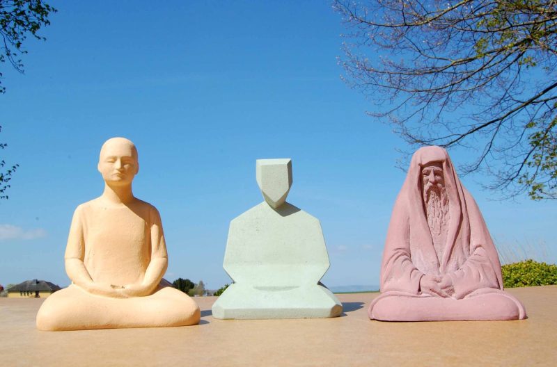 Drei Buddhas für das dritte Jahrtausend. Konstanze Thomas-Zach. formenwelten@web.de
